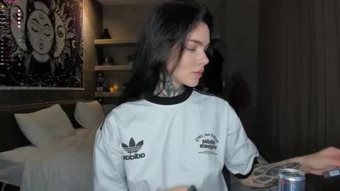 Eva online show from February 3, 6:56 pm