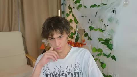 Valora online show from November 6, 12:30 pm