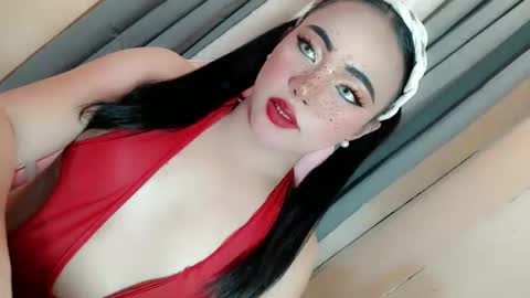 JESS - DONT FORGET TO FOLLOW ME AND GIVE ME THUMBS UP online show from December 21, 4:02 pm