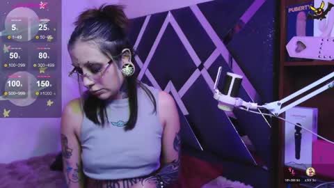 Vainilla Independent model online show from April 21, 1:42 am