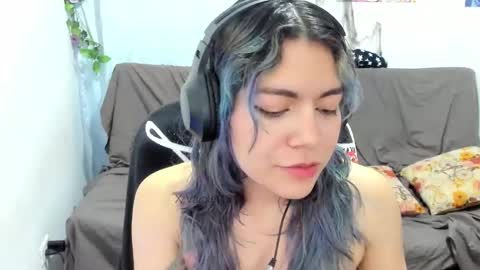 Vaiolet1314 online show from March 9, 2:38 am