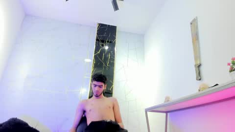 VALENTIN  online show from April 3, 4:19 am