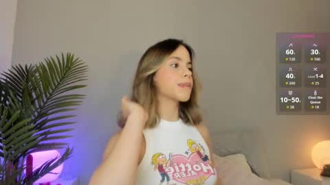 Snapshot of valentina_m17 chatting on September 23, 1:10 am VALENTINA online show from September 23, 1:10 am