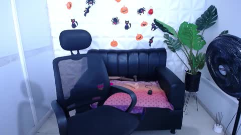 Valentina  online show from October 18, 12:48 am