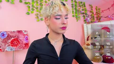 valentinee_xo online show from June 26, 5:24 am