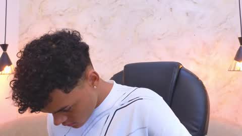 valentino_thompson online show from October 11, 12:37 am