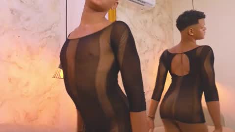 valentino_thompson online show from October 21, 8:45 pm