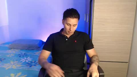 VALENTINO online show from October 31, 9:26 pm