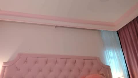 Vale Toro  online show from October 24, 3:24 pm