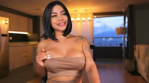 Snapshot of valeria_orozco chatting on January 10, 11:08 pm valeria_orozco online show from January 10, 11:08 pm
