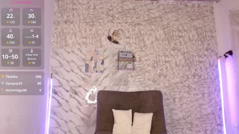 Snapshot of valeriadrems chatting on February 10, 4:14 pm Tell me vale online show from February 10, 4:14 pm