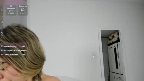 valerialoren online show from October 18, 4:49 am