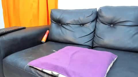 valeriapinkk online show from January 6, 12:05 am