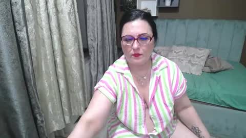 valeriasmiths online show from June 27, 12:22 pm