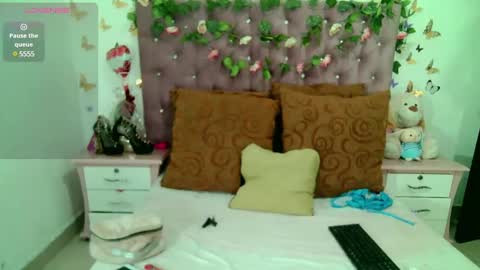 Snapshot of valeriatsx chatting on February 25, 1:20 am La valerie26 online show from February 25, 1:20 am