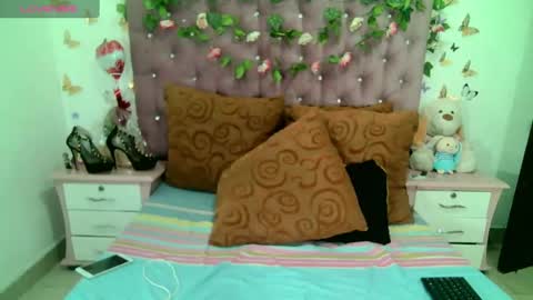 Snapshot of valeriatsx chatting on February 20, 4:50 am La valerie26 online show from February 20, 4:50 am