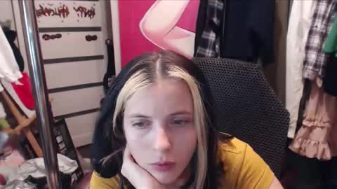 Snapshot of valeriaxkiss chatting on March 6, 6:48 pm ValeriaXKiss online show from March 6, 6:48 pm