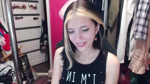 Snapshot of valeriaxkiss chatting on January 22, 4:55 pm ValeriaXKiss online show from January 22, 4:55 pm