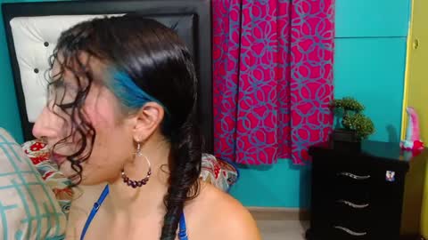 Snapshot of valerie_mase chatting on January 22, 7:24 pm vale online show from January 22, 7:24 pm