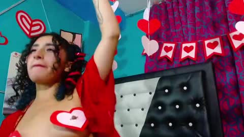 Snapshot of valerie_mase chatting on February 14, 11:53 pm vale online show from February 14, 11:53 pm