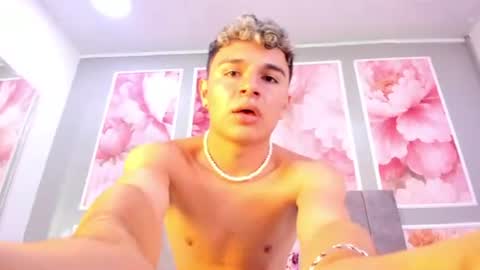 V A L E R I U S  online show from July 15, 12:38 am