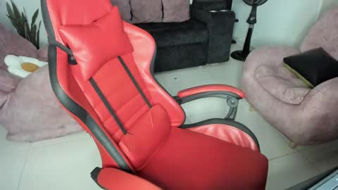 Snapshot of valery_adams1 chatting on March 1, 7:41 am Valery adams1 online show from March 1, 7:41 am