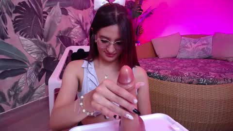 Snapshot of valery_blush chatting on September 13, 4:26 am valery_blush online show from September 13, 4:26 am