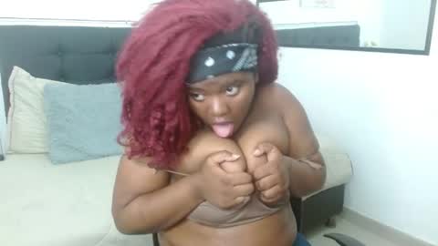 valery_martinez_13 online show from May 11, 2:45 pm