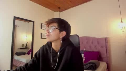 valery online show from February 4, 7:55 pm