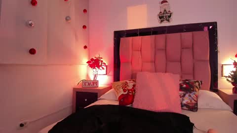 Snapshot of valery_wang chatting on December 6, 10:46 pm Val online show from December 6, 10:46 pm