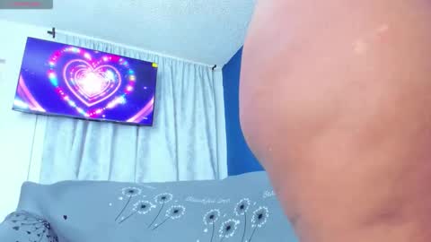 valery online show from November 18, 9:07 pm