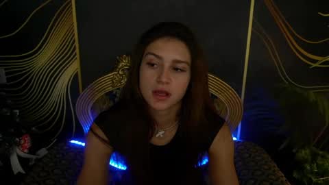 Snapshot of valeryroyale chatting on January 11, 7:49 am Valery online show from January 11, 7:49 am