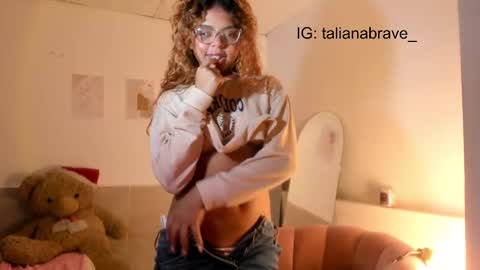 VALIENTE  online show from October 1, 7:07 am