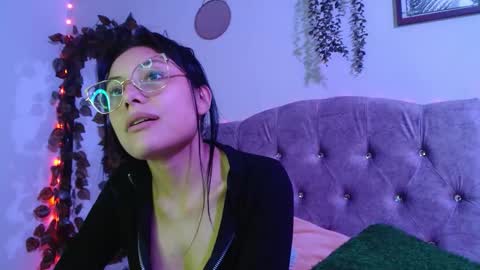 valkiry_ online show from February 26, 11:19 pm