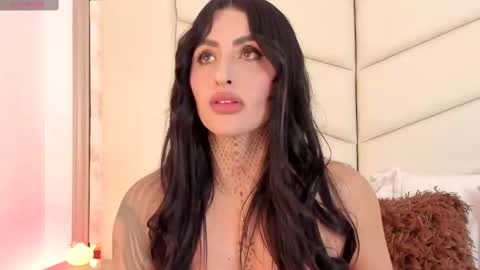 Snapshot of valky_bes chatting on March 11, 12:44 am ValkyBes online show from March 11, 12:44 am