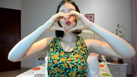 Macarena online show from December 5, 1:42 am