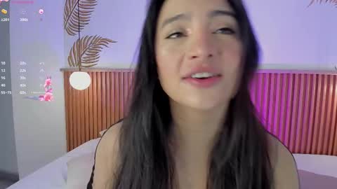 valleriie_ online show from February 25, 4:10 pm