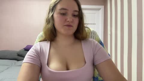 Lily online show from July 8, 9:40 pm