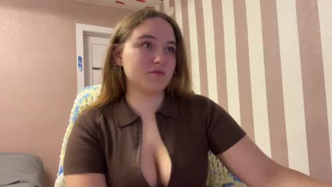 Lily online show from June 27, 9:10 pm