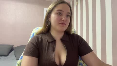 Lily online show from June 25, 9:42 pm