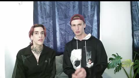 Snapshot of vamp_noah chatting on December 5, 7:22 pm Vamp Noah and Dan online show from December 5, 7:22 pm
