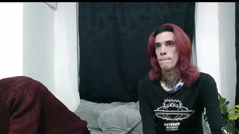 Snapshot of vamp_noah chatting on December 4, 2:58 am Vamp Noah and Dan online show from December 4, 2:58 am