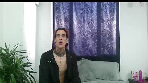 Snapshot of vamp_noah chatting on December 29, 9:09 pm Vamp Noah and Dan online show from December 29, 9:09 pm