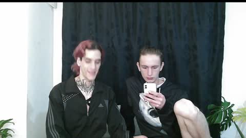 Snapshot of vamp_noah chatting on December 6, 1:13 am Vamp Noah and Dan online show from December 6, 1:13 am