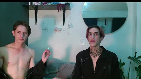 Snapshot of vamp_noah chatting on January 25, 11:54 pm Vamp Noah and Dan online show from January 25, 11:54 pm