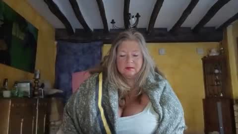 vampwoman online show from November 12, 8:38 am