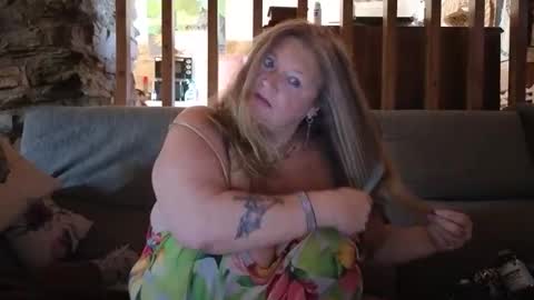 vampwoman online show from September 11, 2:40 pm