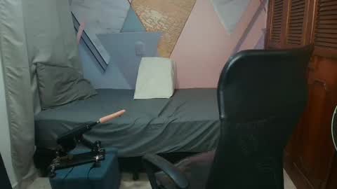 vane_latin18 online show from March 19, 8:03 pm