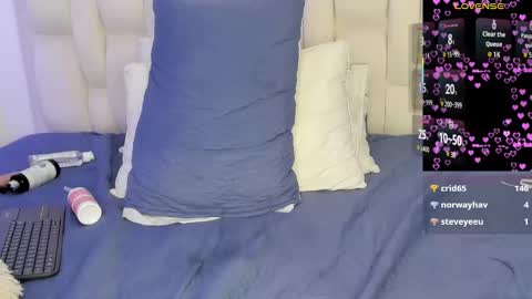 V A N E  online show from September 24, 3:02 am