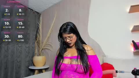 V A N E  online show from October 18, 2:38 am